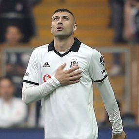 Burak Yılmaz, Beşiktaş'tan ayrılıyor