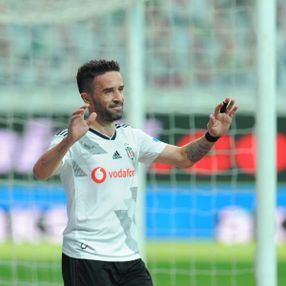 F.Bahçe, Caner ve Gökhan'la masaya oturuyor
