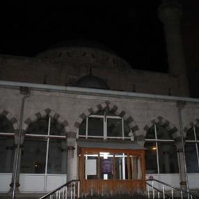 Kayseri'de bir kişi minareden atladı