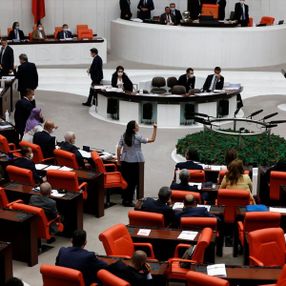 TBMM'de HDP'li ve AK Partili vekiller tarıştı