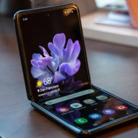 Samsung'un yeni katlanabilir telefon fiyatları belli oldu