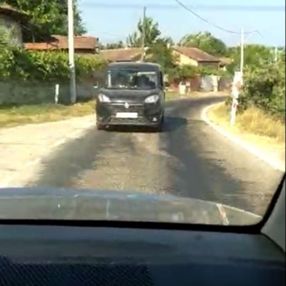 Bursa'da aracın sıkıştırılma anı kamerada