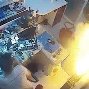 Aydın'da telefon bataryası bomba gibi patladı