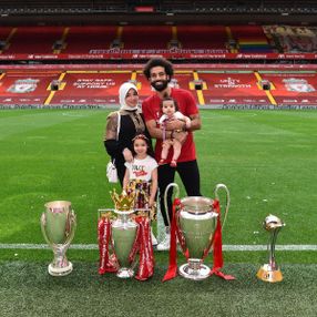 Salah, ailesiyle Anfield Stadyumu'nda