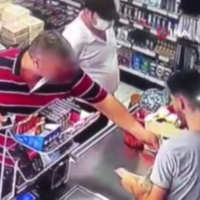 İstanbul'da tırnakçılık yöntemi ile marketten para çaldı