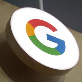 Google, evden çalışma kararını 1 yıl daha uzattı