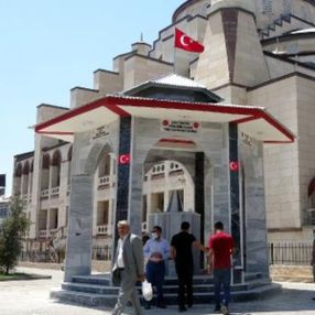 Van'da şehidin düğünü için biriken para ile hayrat yaptı