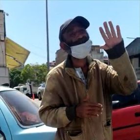 Denizli'de jandarma gören dilencinin engeli düzeldi