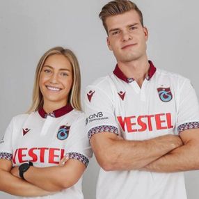 Trabzonspor yeni sezon formalarını tanıttı