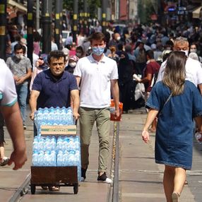 Müdürüne 'Çok biliyorsan, sen yap' diyen garson kovuldu