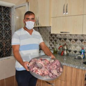 Adana'da elektrik kesintisi, etlerin bozulmasına yol açtı