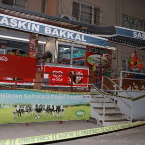 Adana'da 2 kişi bakkal sahibini vurup soygun yaptılar