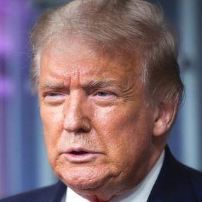 Trump basın toplantısında koronavirüs ile ilgili konuştu