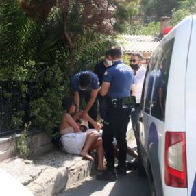 Sevgilisi tarafından darbedildi, polislere direndi