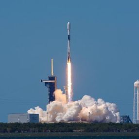 SpaceX, 57 internet uydusunu daha uzaya fırlattı