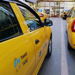 İzmir'de taksilerin kilometre ücreti yükseltildi