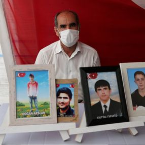 Diyarbakır'da ailelerin nöbeti devam ediyor