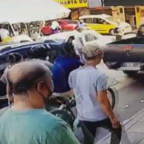 Adana'da döviz bozduran adamı soydular
