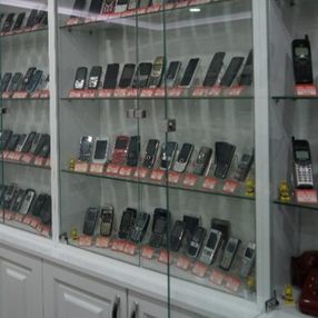 Elazığ’da 26 yılda 200'den fazla telefon biriktirdi