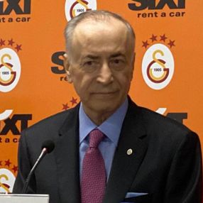 Galatasaray'da maaş indirimine gitmeyen futbolcular