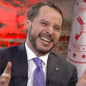 Ahmet Hakan, Berat Albayrak'a çokomelli esprilerini sordu