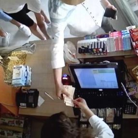 İstanbul'da kuru yemişçi, 600 lira dolandırıldı