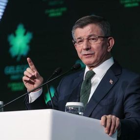 Ahmet Davutoğlu, Türkiye'nin dış politikasını eleştirdi