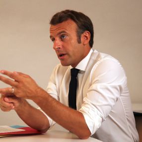 Macron: Türkiye petrol arama faaliyetini durdursun