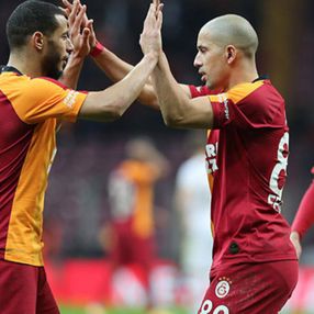 Galatasaray'da Belhanda ve Feghouli satılıyor