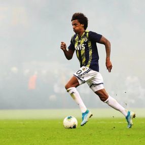 Monaco, Gustavo için 8 milyon euro önerdi