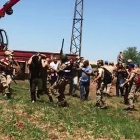Siverek'te Dicle Elektrik görevlilerine saldırdılar