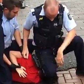 Alman polisinden Türk gence 'George Floyd' muamelesi