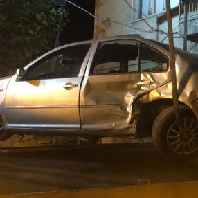 Ankara'da bir otomobil dükkana girdi