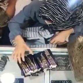 İzmit'te kuyumcudan 32 bin TL'lik altın çalan hırsız yakalandı