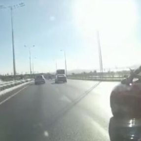 İstanbul'da motosikletliyle otomobil sürücüsü arasında tartışma
