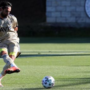 Fenerbahçe'de Alper Potuk ile yollar ayrıldı