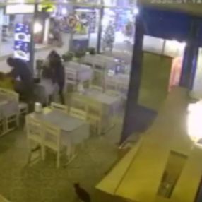 Muğla'da bir kadının darbedildiği anlar güvenlik kamerasında