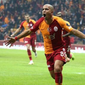 Feghouli maaşında indirime gitti
