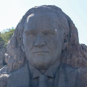 Türkiye'nin en büyük Atatürk maskı bakıma alındı