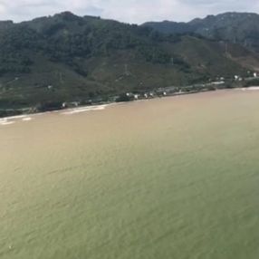 Giresun'da sel sonrası Karadeniz'e çamur aktı