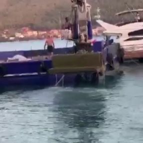 Muğla'da deniz tabanına yapılan beton duvarlar kaldırıldı