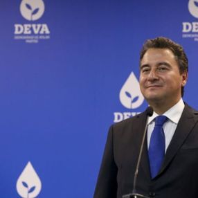 Ali Babacan'ın ailesi de koronavirüse yakalandı