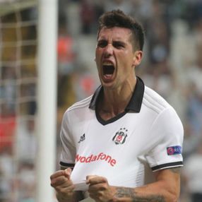 Beşiktaş'ta Enzo Roco'ya veda