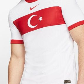 A Milli Takım'ın yeni formaları tanıtıldı