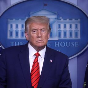 ABD'de yapılacak seçim öncesi anketlerde Trump arayı kapatıyor