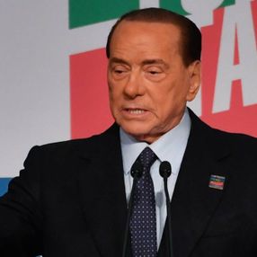 Eski İtalya Başbakanı Silvio Berlusconi'nin koronavirüs testi pozitif çıktı