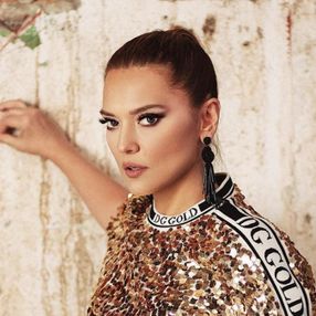 Demet Akalın, kızı Hira için özel öğretmen tuttu
