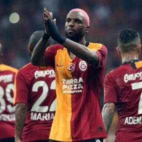 Ryan Babel ayrılmak istemiyor