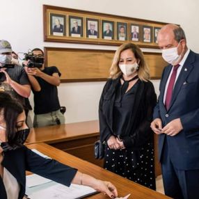 KKTC'de Başbakan Ersin Tatar, cumhurbaşkanlığı adaylık başvurusunu yaptı