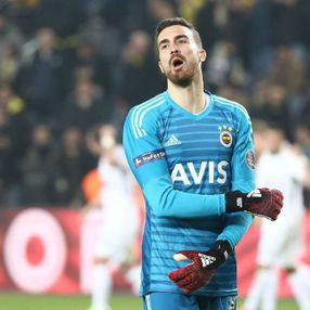 Fenerbahçe'de Harun Tekin kaleyi devralıyor